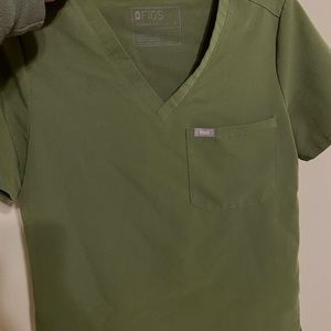 Dark olive FIGS Catarina top size small